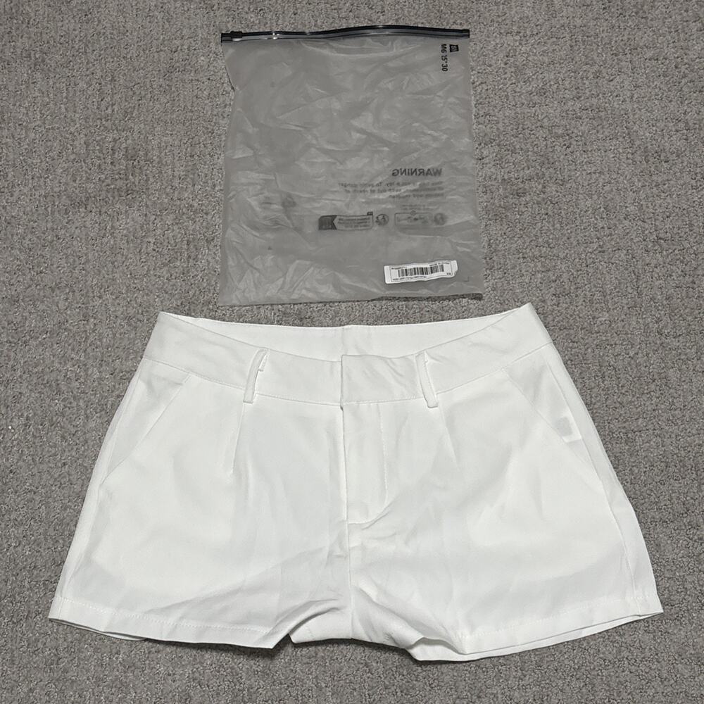 Unbranded tailored, mid-rise white shorts Size XS